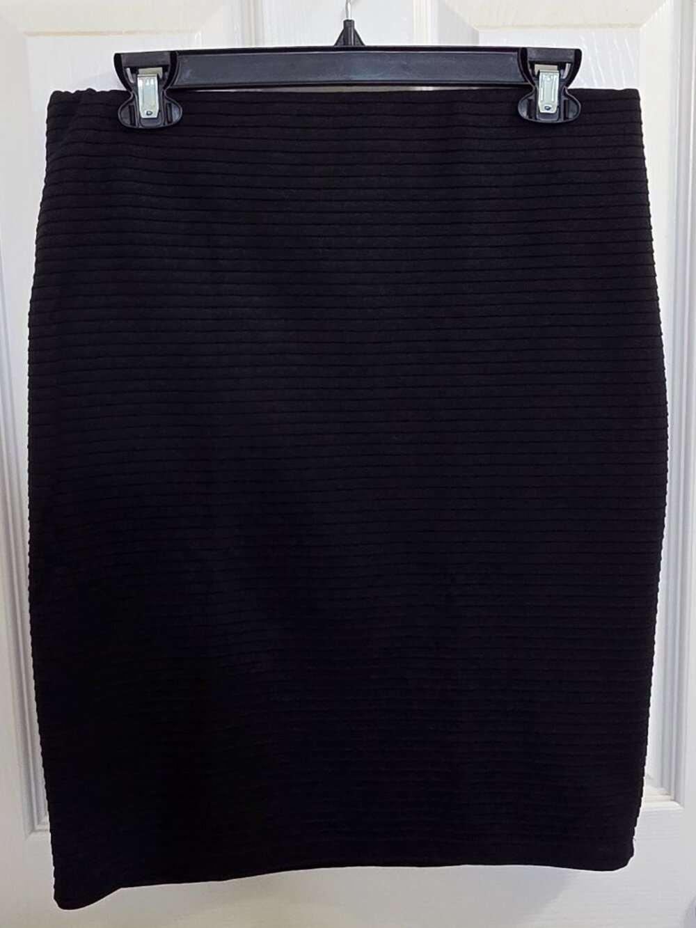 Pre-loved Charlotte Russe Black Textured Pencil Skirt